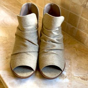 Barely worn Soda ankle shoes